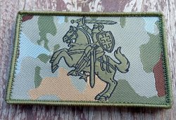Patches Vytis (knight) on the camo background